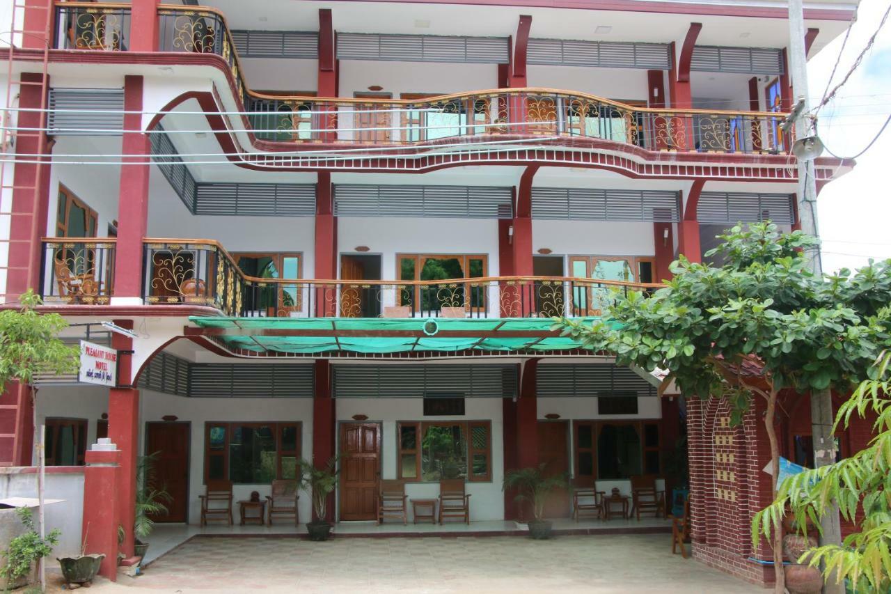Pleasant House Motel Bagan Ngoại thất bức ảnh